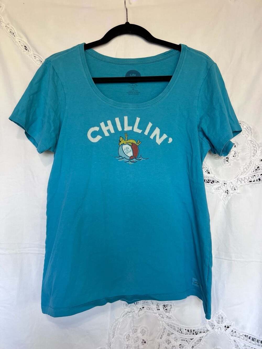 Life is Good Women's Chillin' Beach Ball Crusher Tee, size M